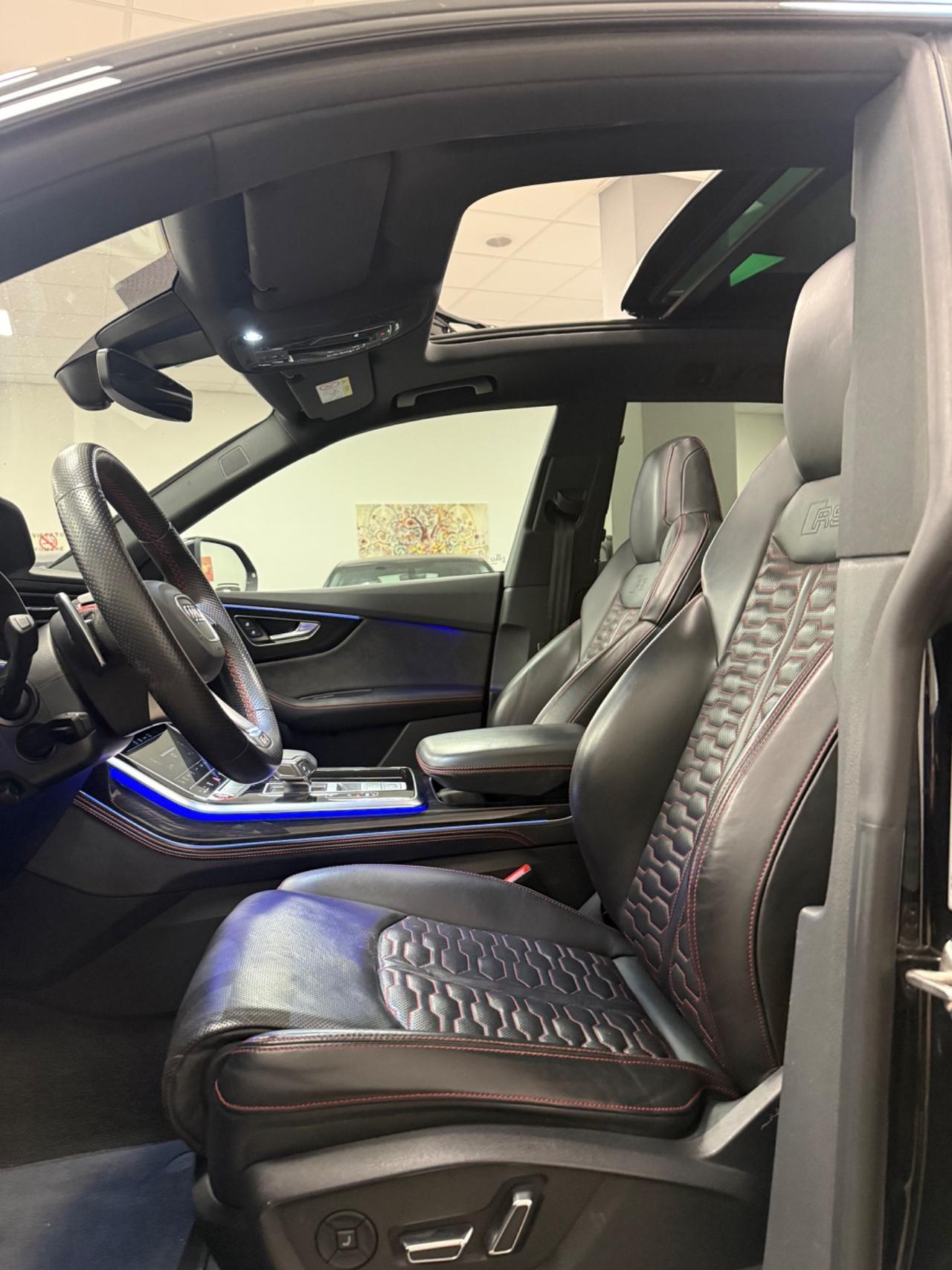 Audi Q8 RS TFSI V8 quattro tiptronic