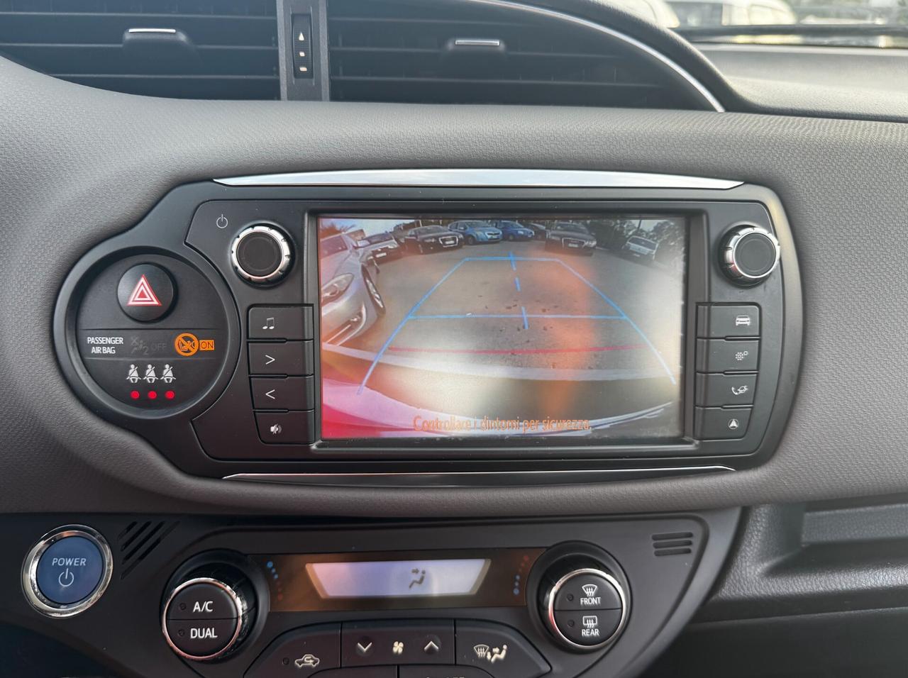 Toyota Yaris 1.5 Hybrid 5 porte Business