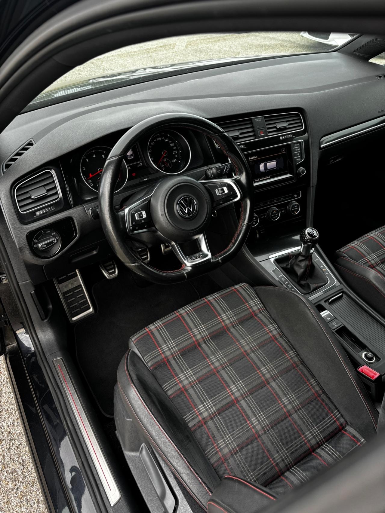 Volkswagen Golf GTI 2.0 TSI 5p. BlueMotion Technology - 2013