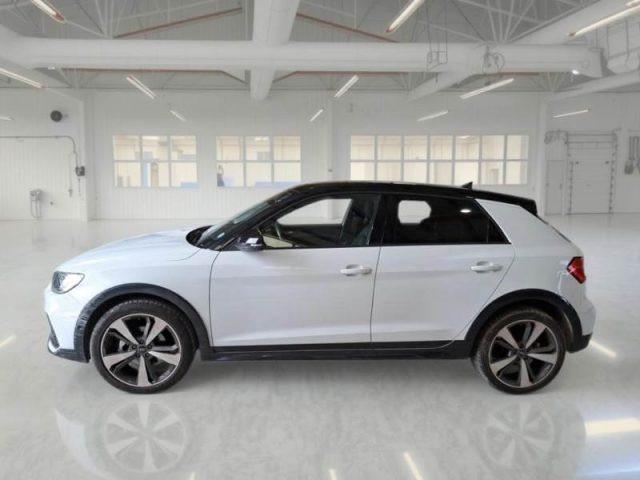 AUDI A1 citycarver 30 TFSI S tronic Identity Contrast