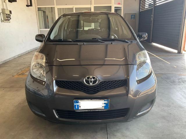 TOYOTA Yaris 1.0 5 porte