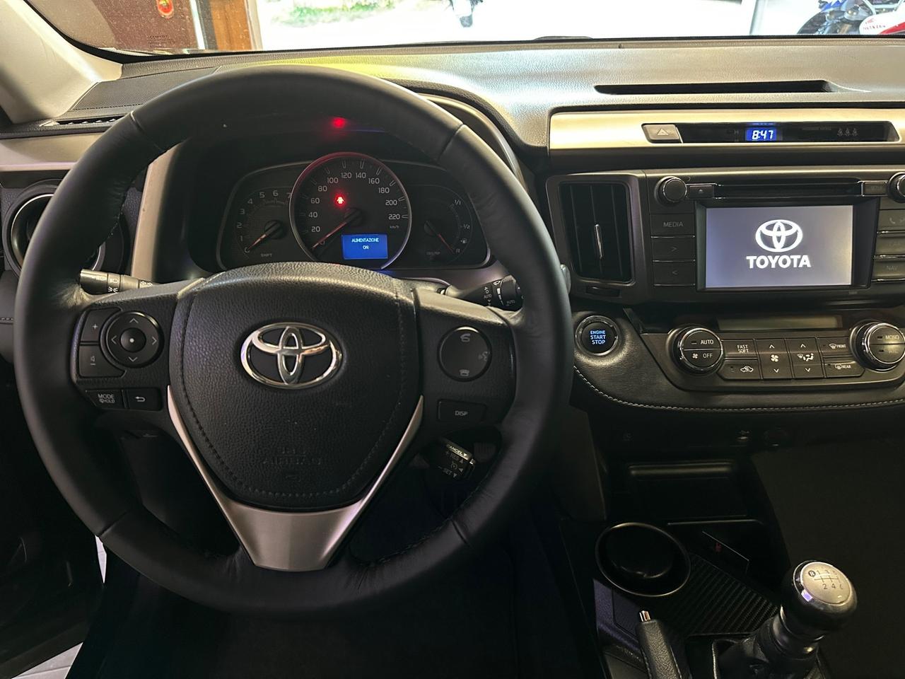 Toyota RAV 4 RAV4 2.0 D-4D 2WD Style UNIPRO
