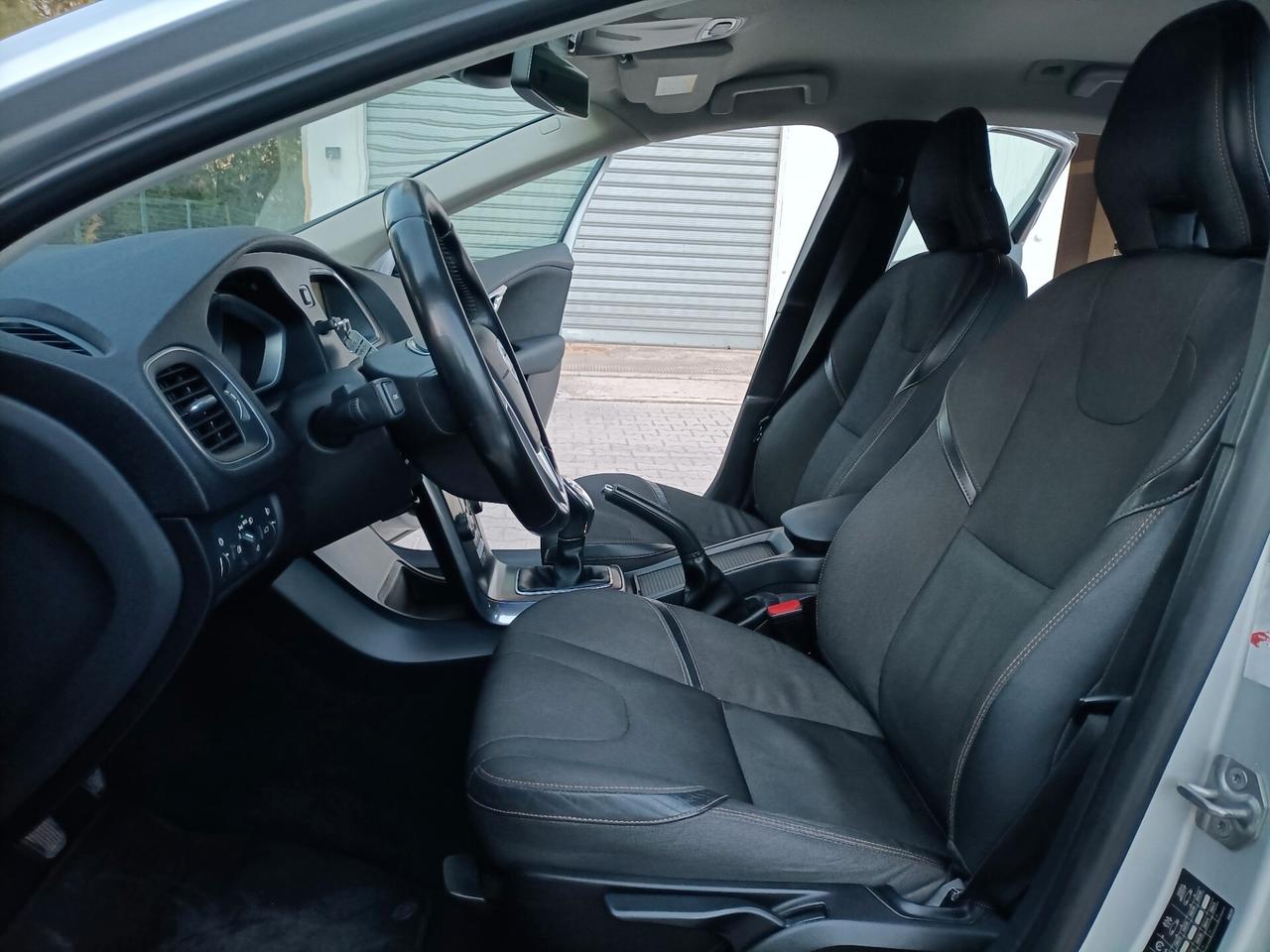 Volvo V40 Cross Country D2 1.6 Business