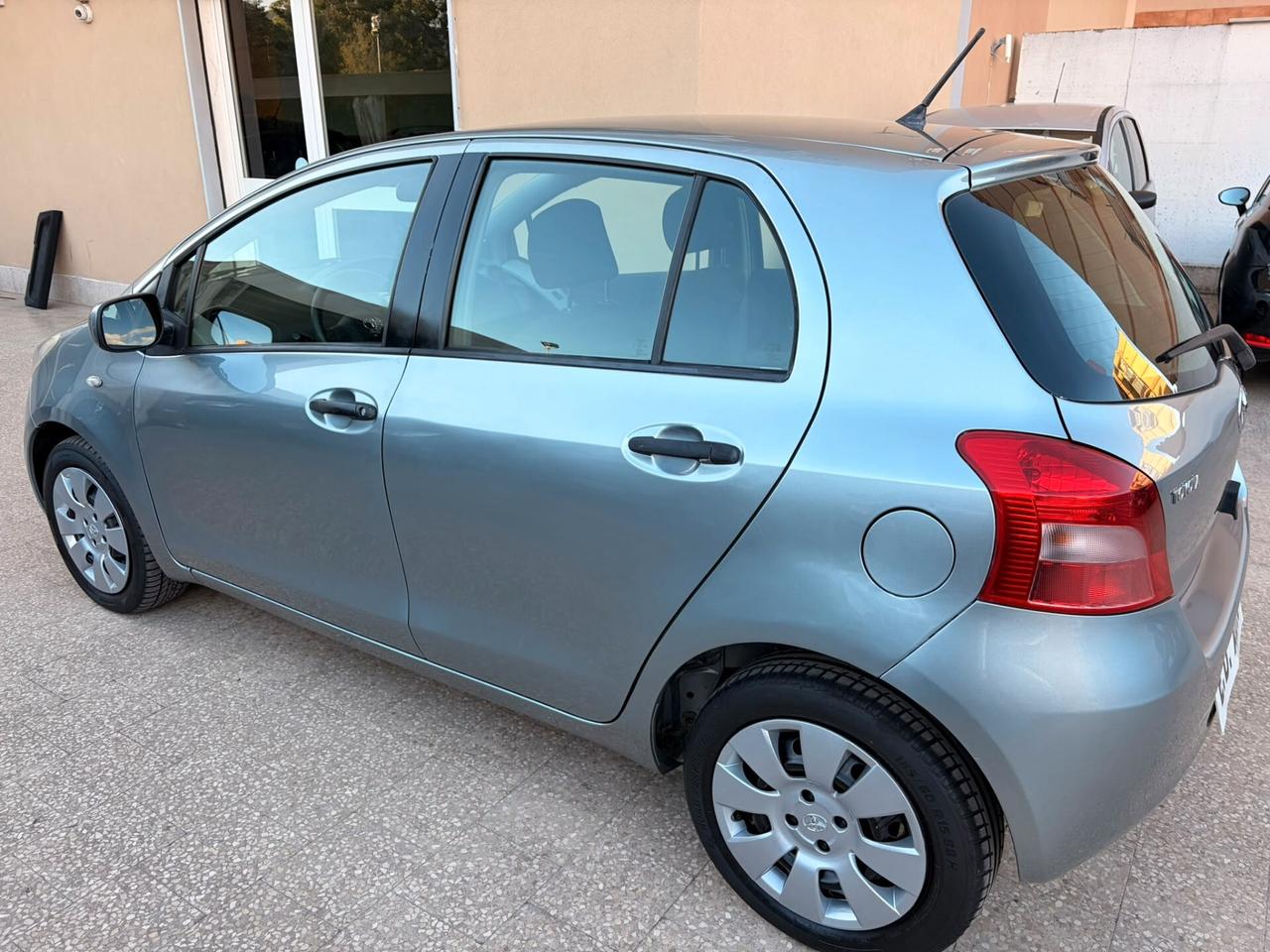 Toyota Yaris 1.0 5 porte