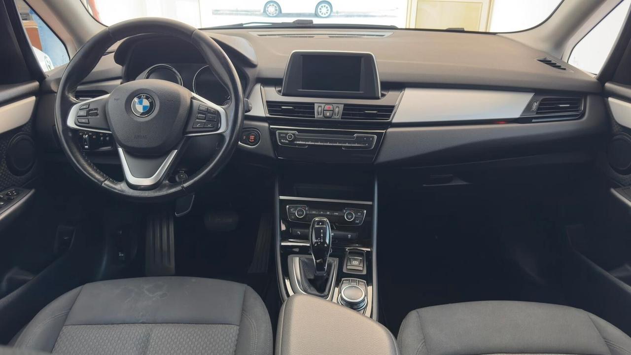 Bmw 2er Active Tourer 220d Advantage aut.