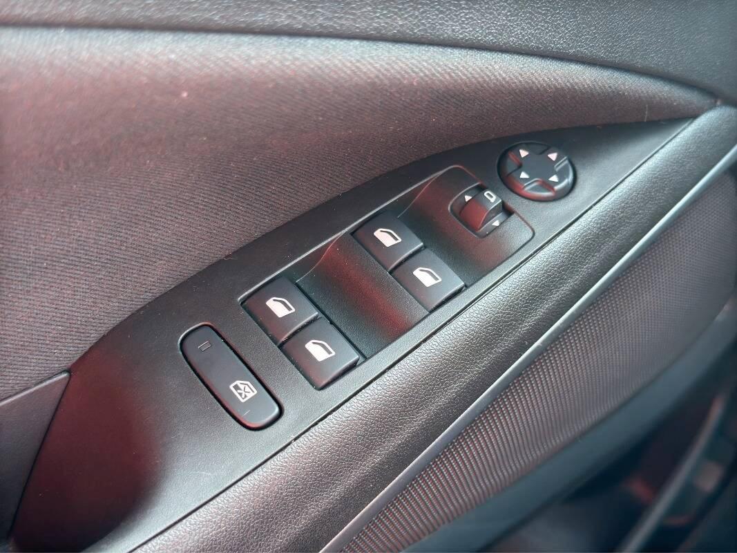 Opel Crossland 1.2 Elegance s&s 110cv con CarPlay