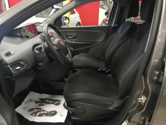 LANCIA Ypsilon 1.2 69 CV 5 porte ** OK NEOPATEN. **