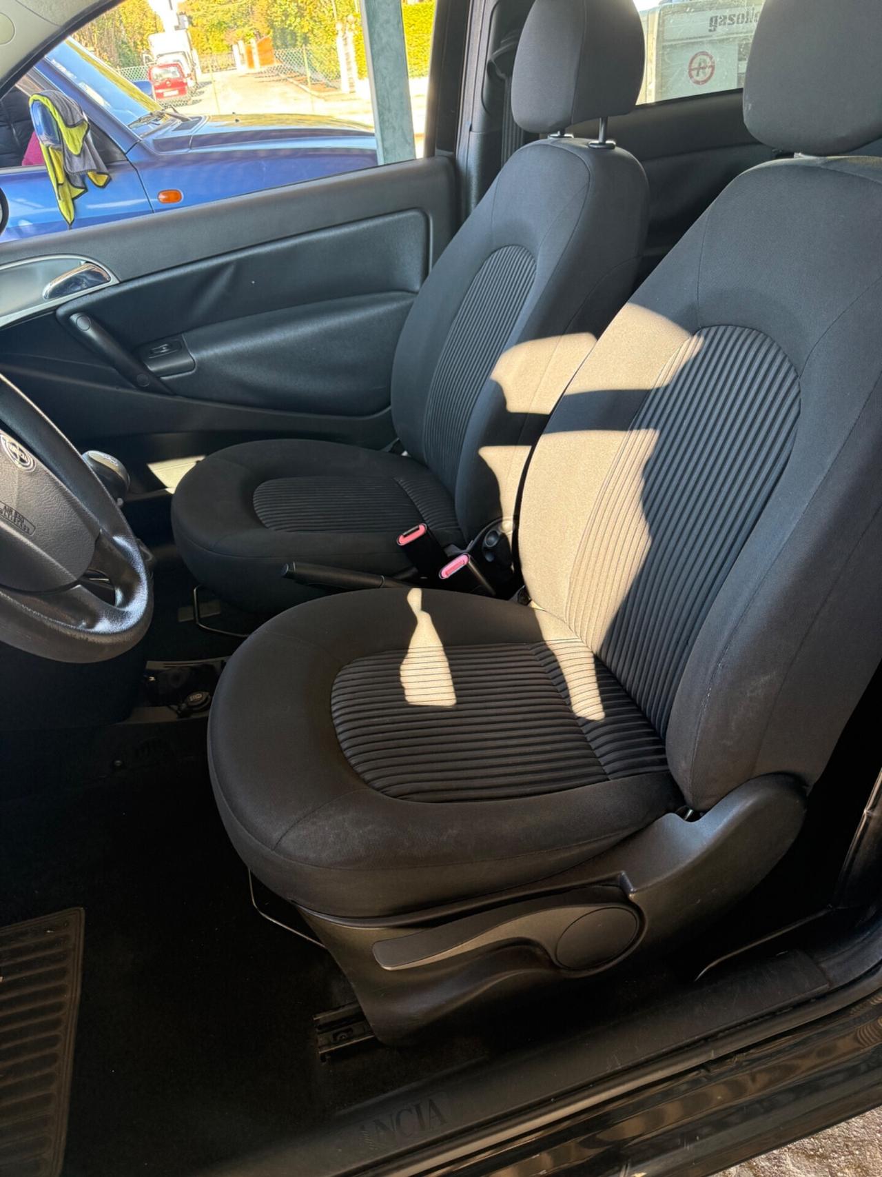 Ypsilon ecochic 1.4 benzina GPL neopatentati