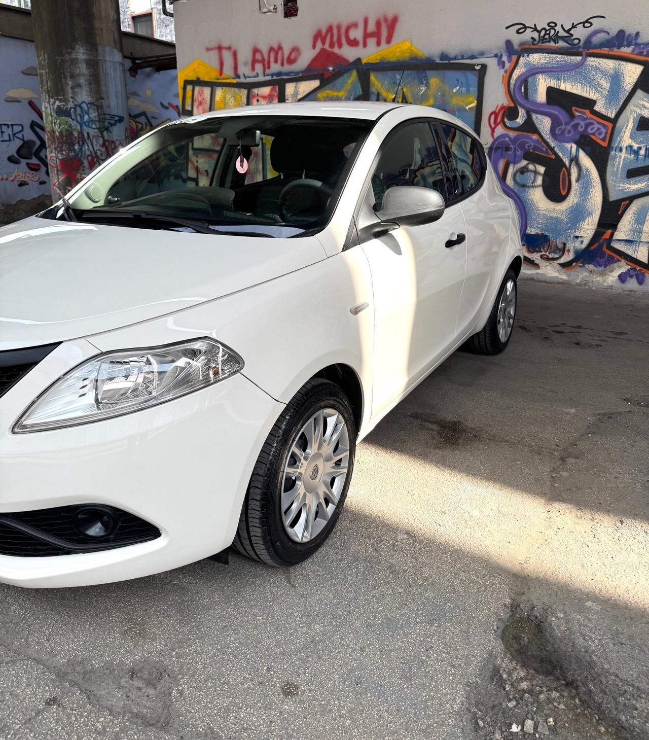 Lancia Ypsilon 1.2 69 CV 5 porte GPL Ecochic Gold