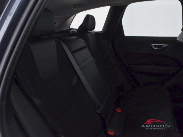 VOLVO XC60 B4 (d) AWD Geartronic Momentum Pro - AUTOCARRO N1