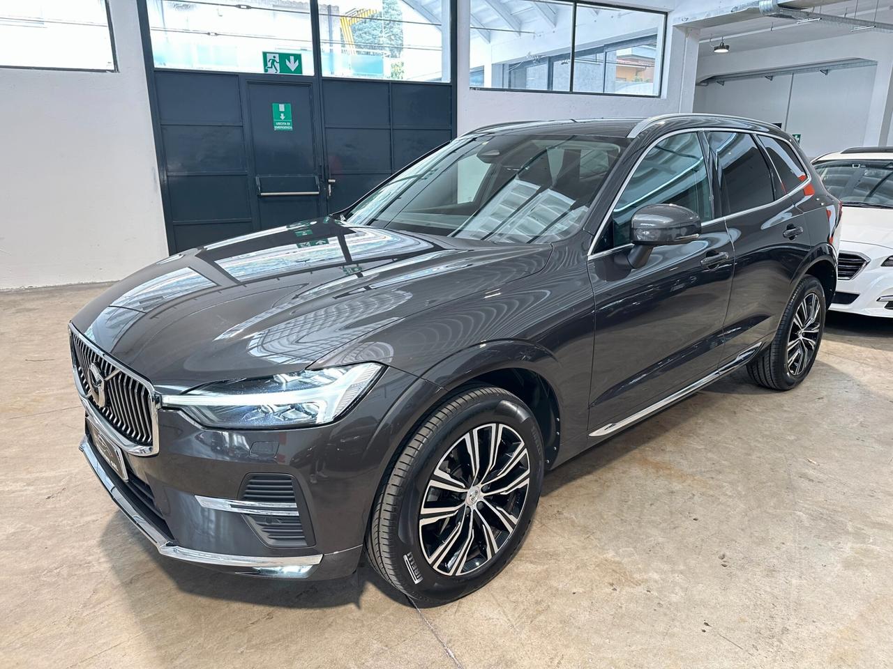 Volvo XC 60 B4(d) Geartronic Momentum - UNICO PROPRIETARIO IVA ESPOSTA