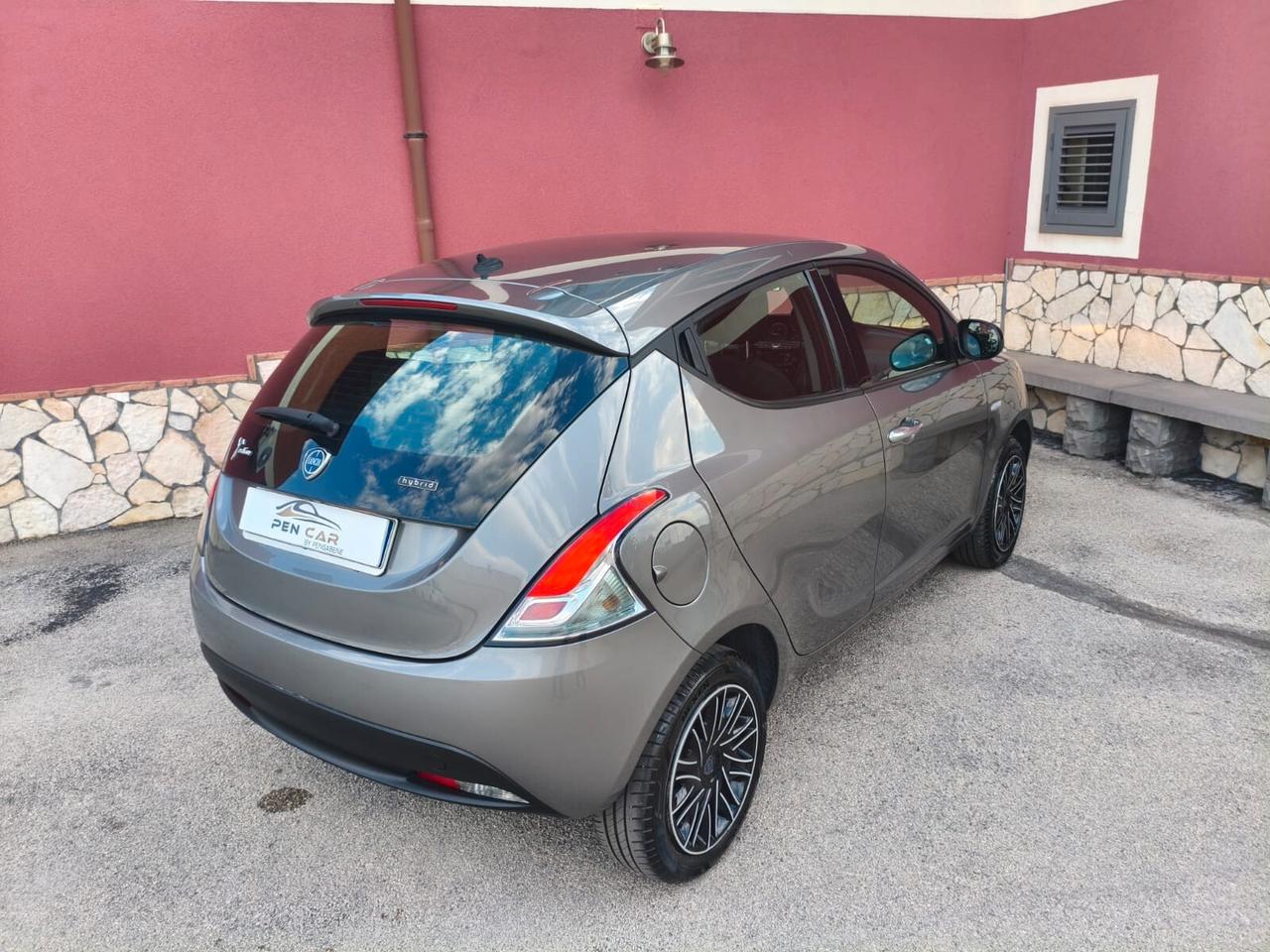Lancia Ypsilon 1.0 FireFly 5 porte S&S Hybrid UnYca