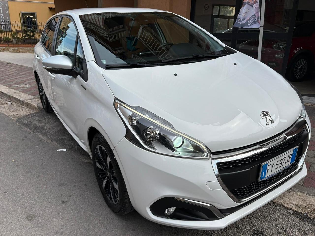 Peugeot 208 PureTech 82 Stop&Start 5 porte Signature