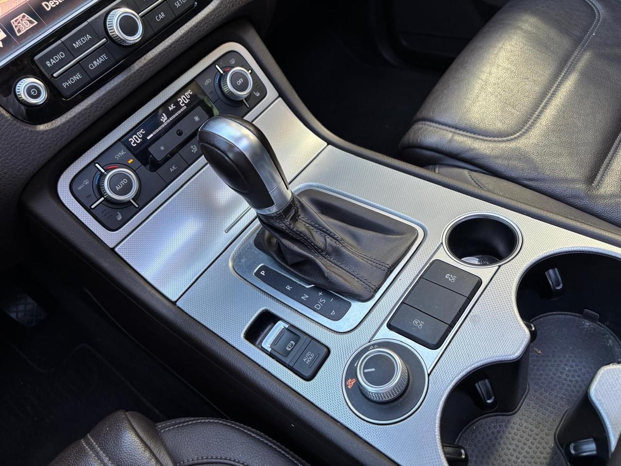 Volkswagen Touareg 3.0 TDI 262 CV R-line*Automatik*Tetto*Pelle