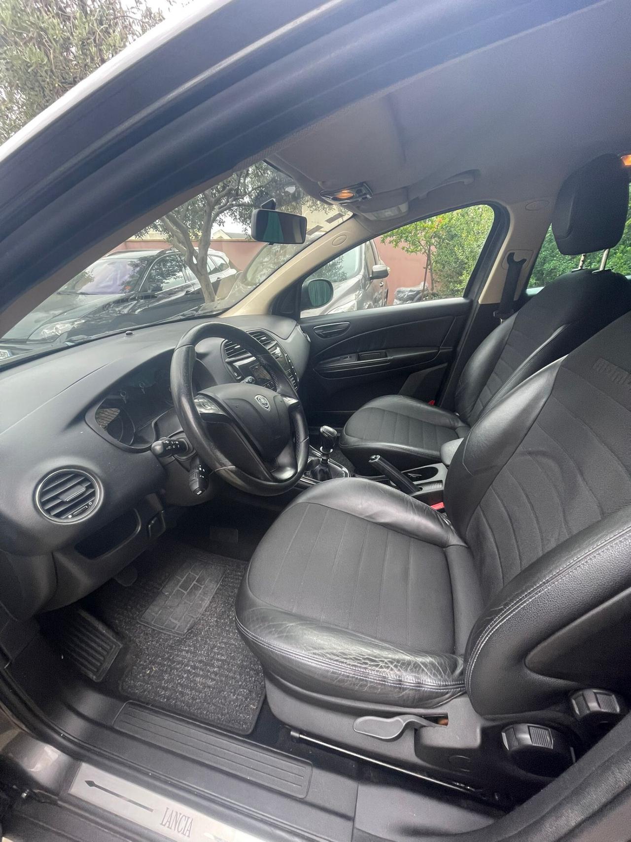 Lancia Delta 1.9 MJT Twinturbo DPF Gold