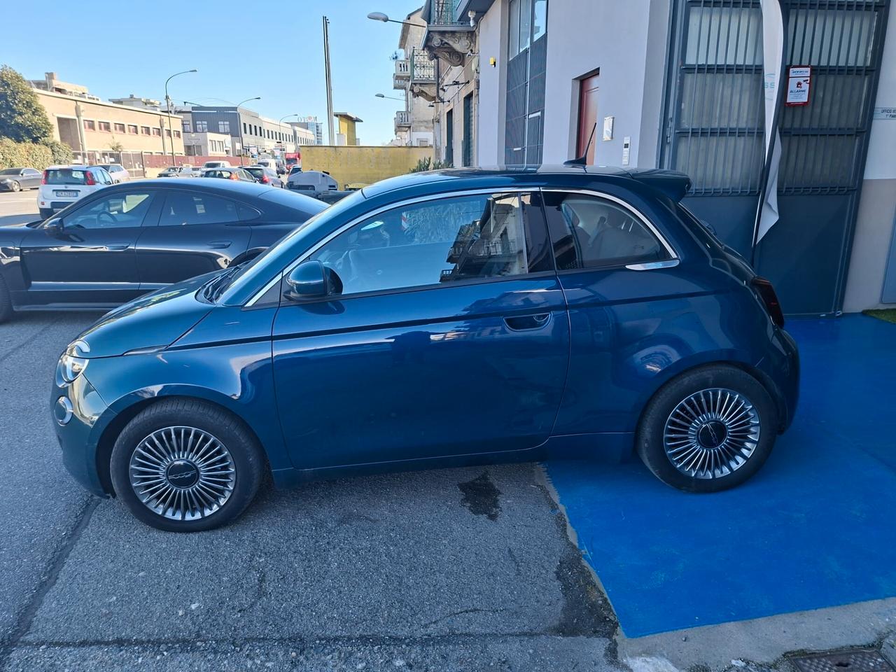 Fiat 500 500e Berlina 42 kWh Icon