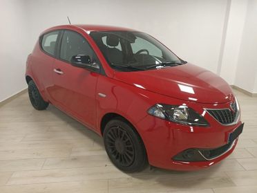 Lancia Ypsilon 3ª serie 1.0 FireFly 5 porte S&S Hybrid Ecochic Silver