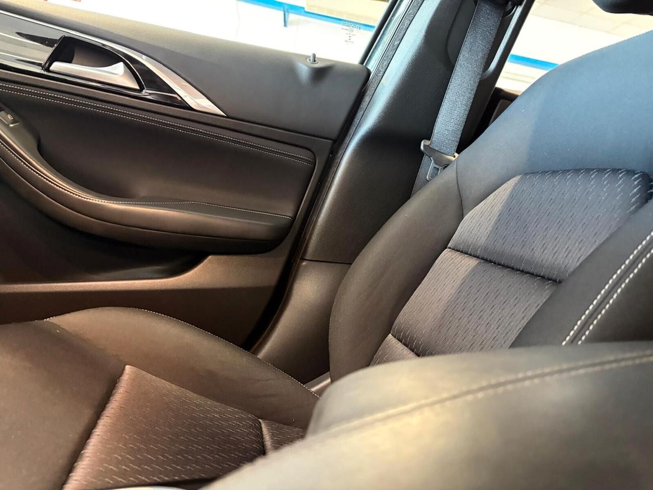 Infiniti Q30 BUSINESS 1.5 diesel DCT