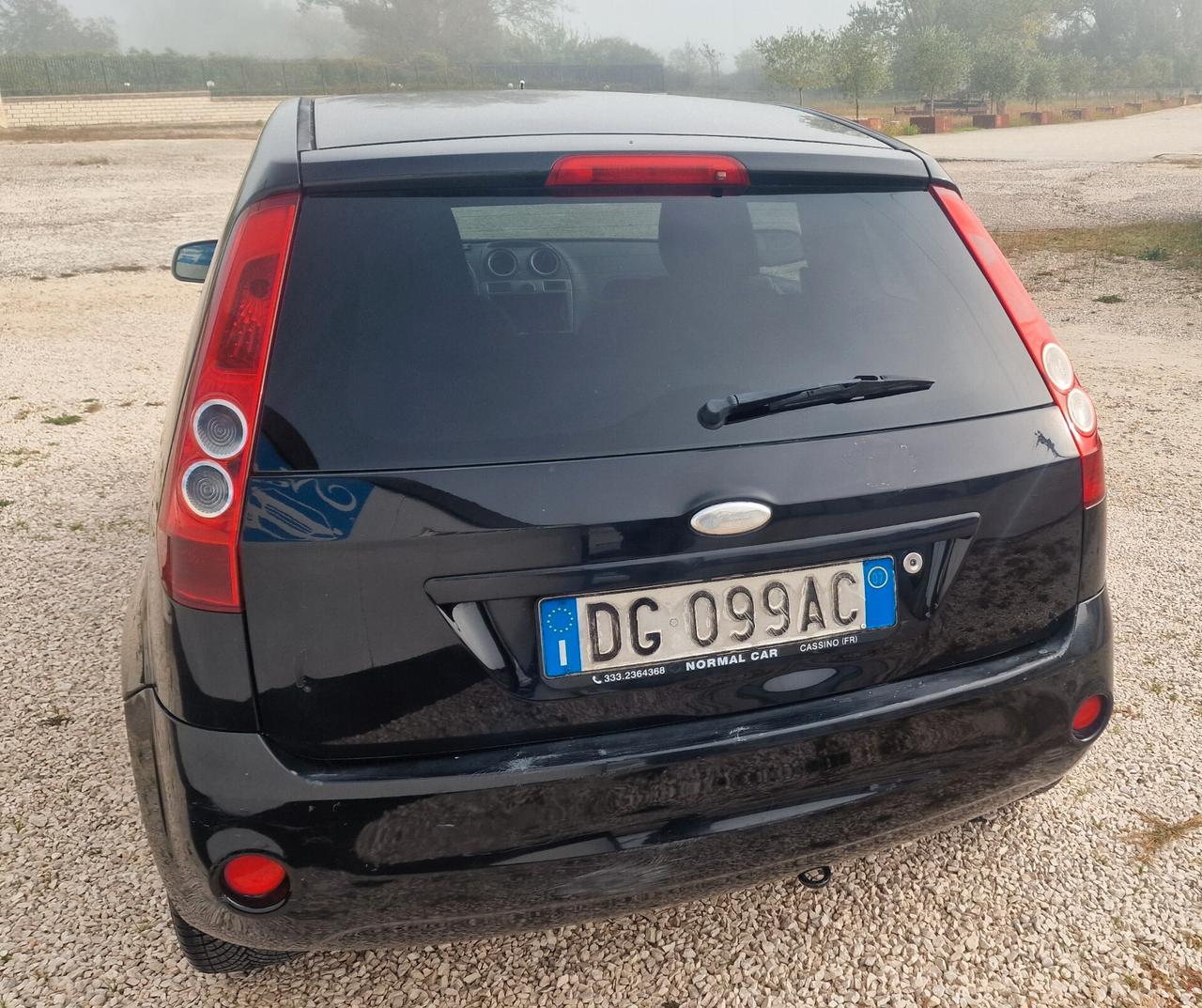 Ford Fiesta 1.2 16V 3p. Ghia "GPL"