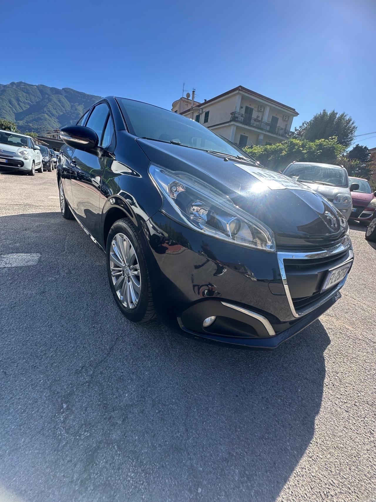 Peugeot 208 PureTech 82 5p. GPL Allure