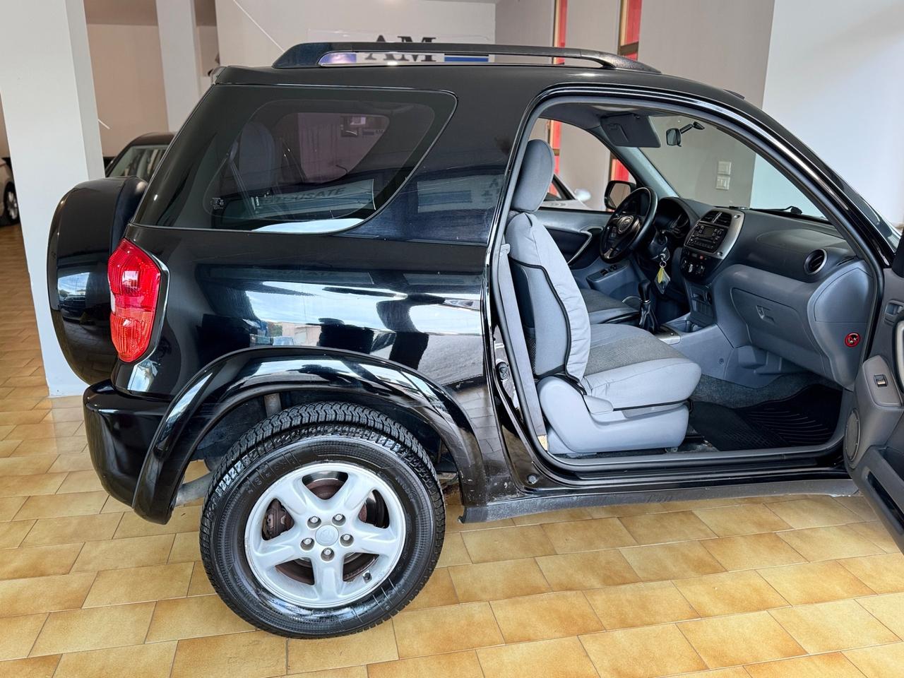 Toyota RAV 4 RAV4 2.0 Tdi D-4D cat 3 porte Sol