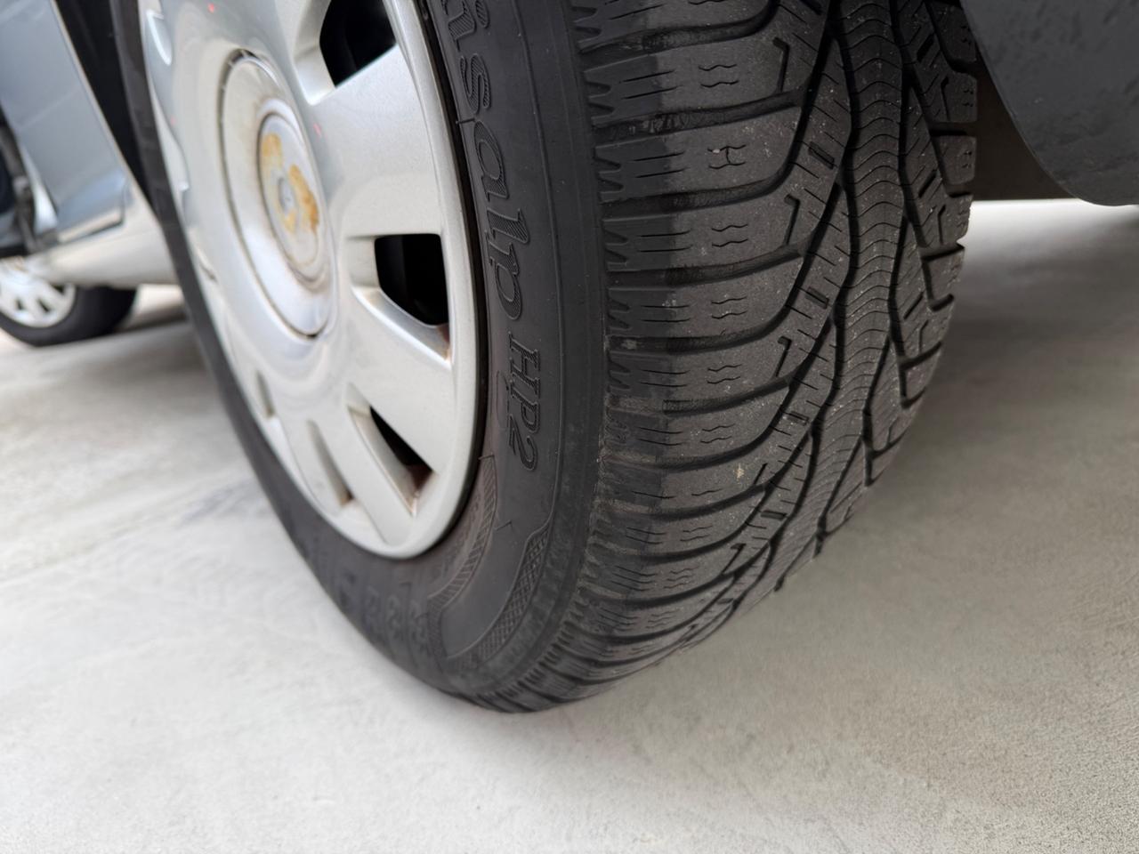 VW GOLF 1.6 BENZINA EURO4 NEOPATENTATI UNI PROP