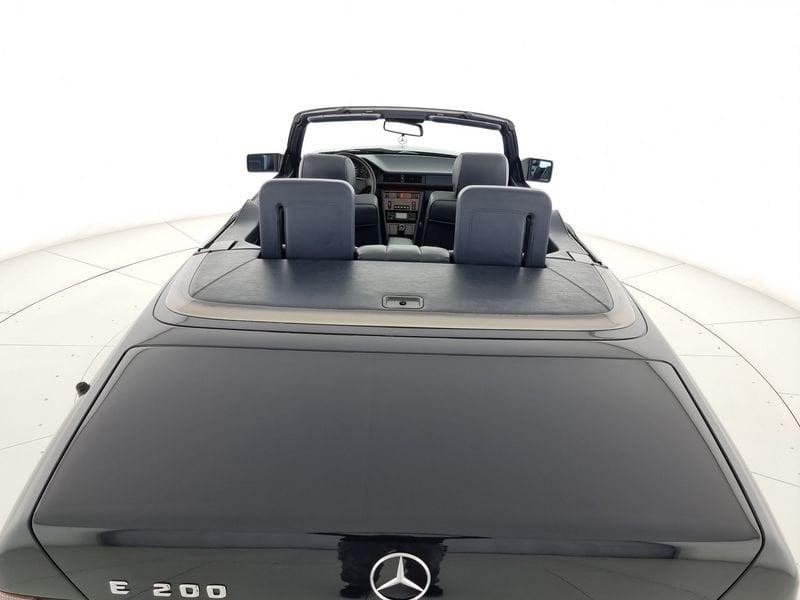 Mercedes-Benz Serie E E 200 cat Cabriolet ASI