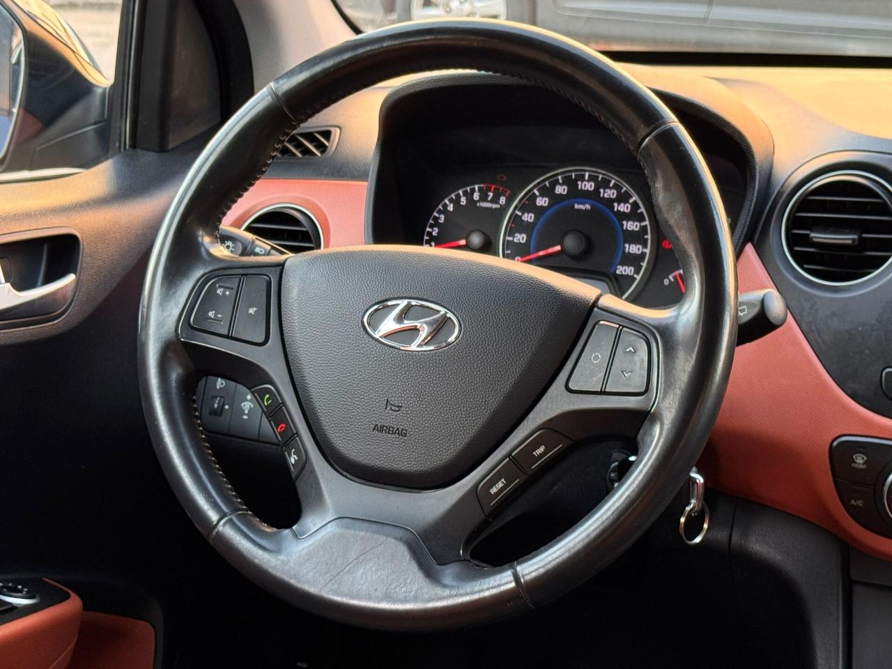 Hyundai i10 1.2 MPI Sound Edition A/T