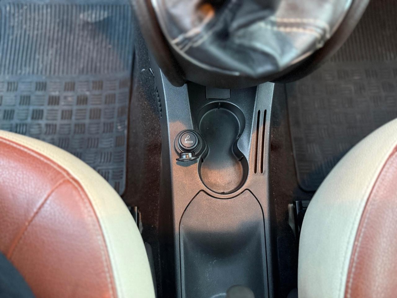 Lancia Ypsilon 1.3 MJT 90 CV Platino