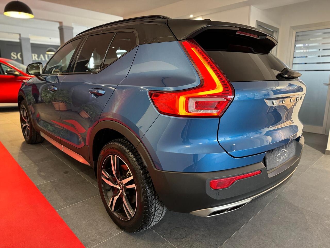 VOLVO XC40 D4 2.0D 190CV AWD R-DESIGN 2020