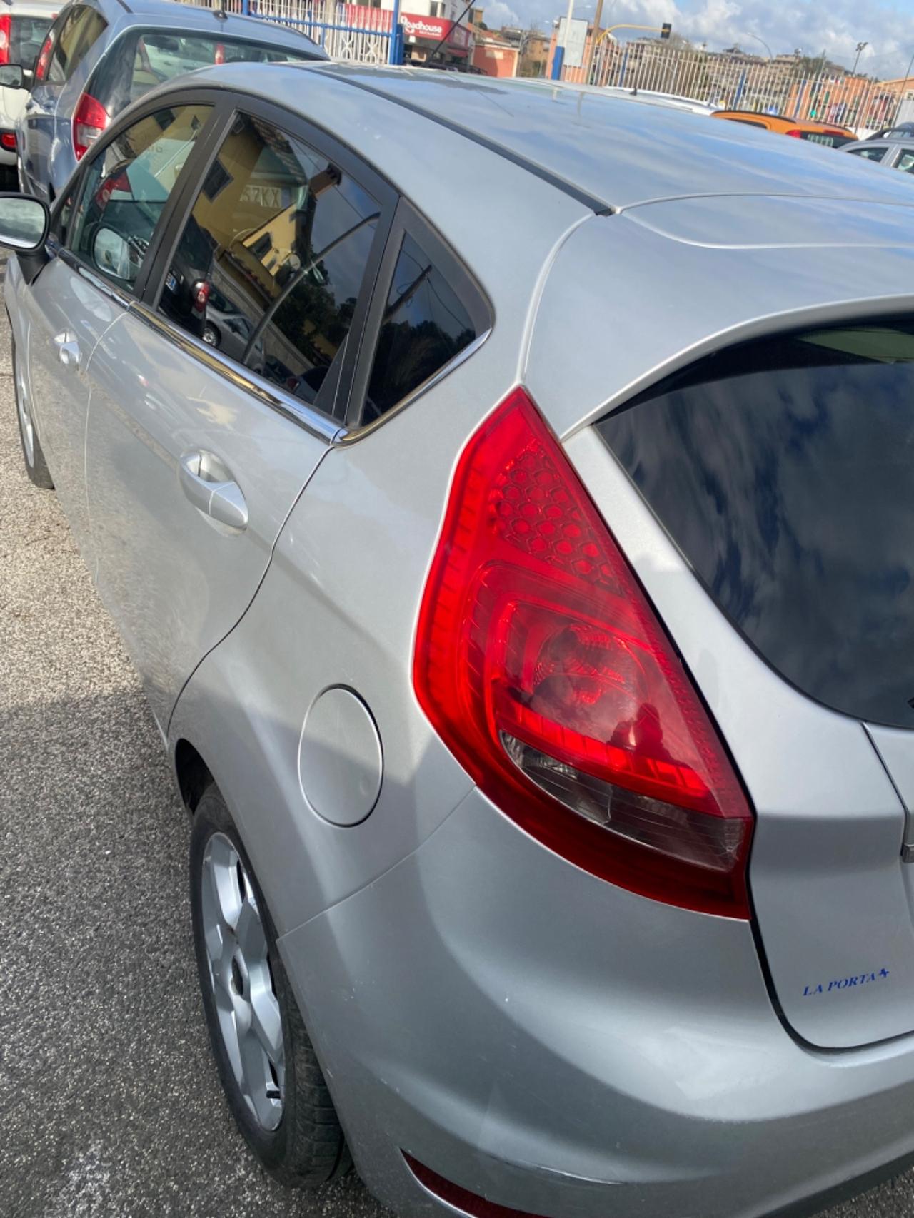 Ford Fiesta 1.4 5 porte Bz.- GPL Titanium