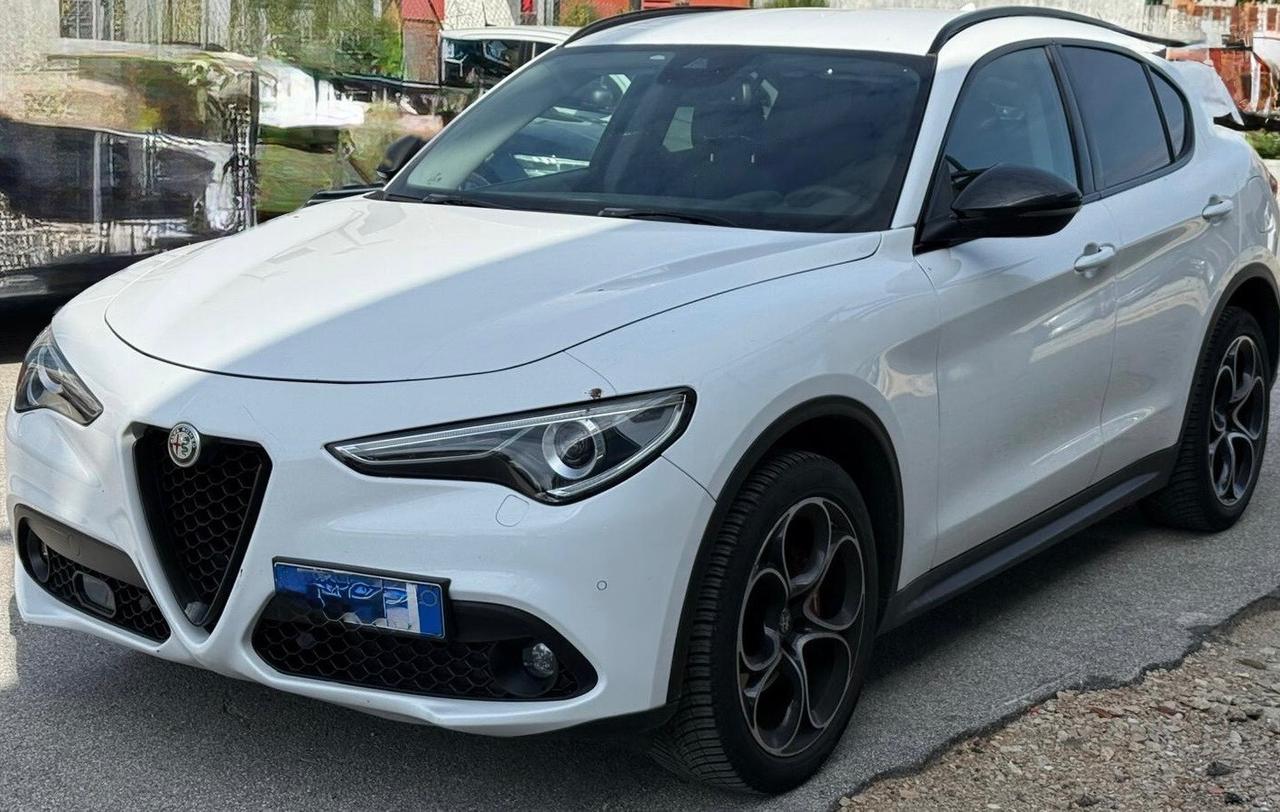 Alfa Romeo Stelvio 2.2 Turbodiesel 210 CV AT8 Q4 Business