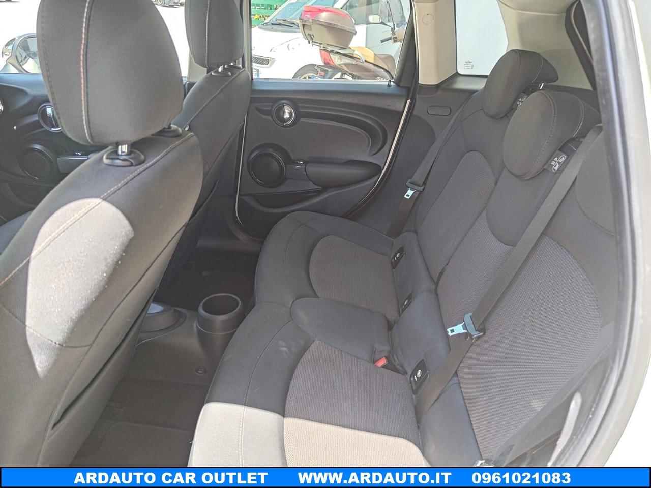 Mini Cooper D 1.5 XL 5 porte