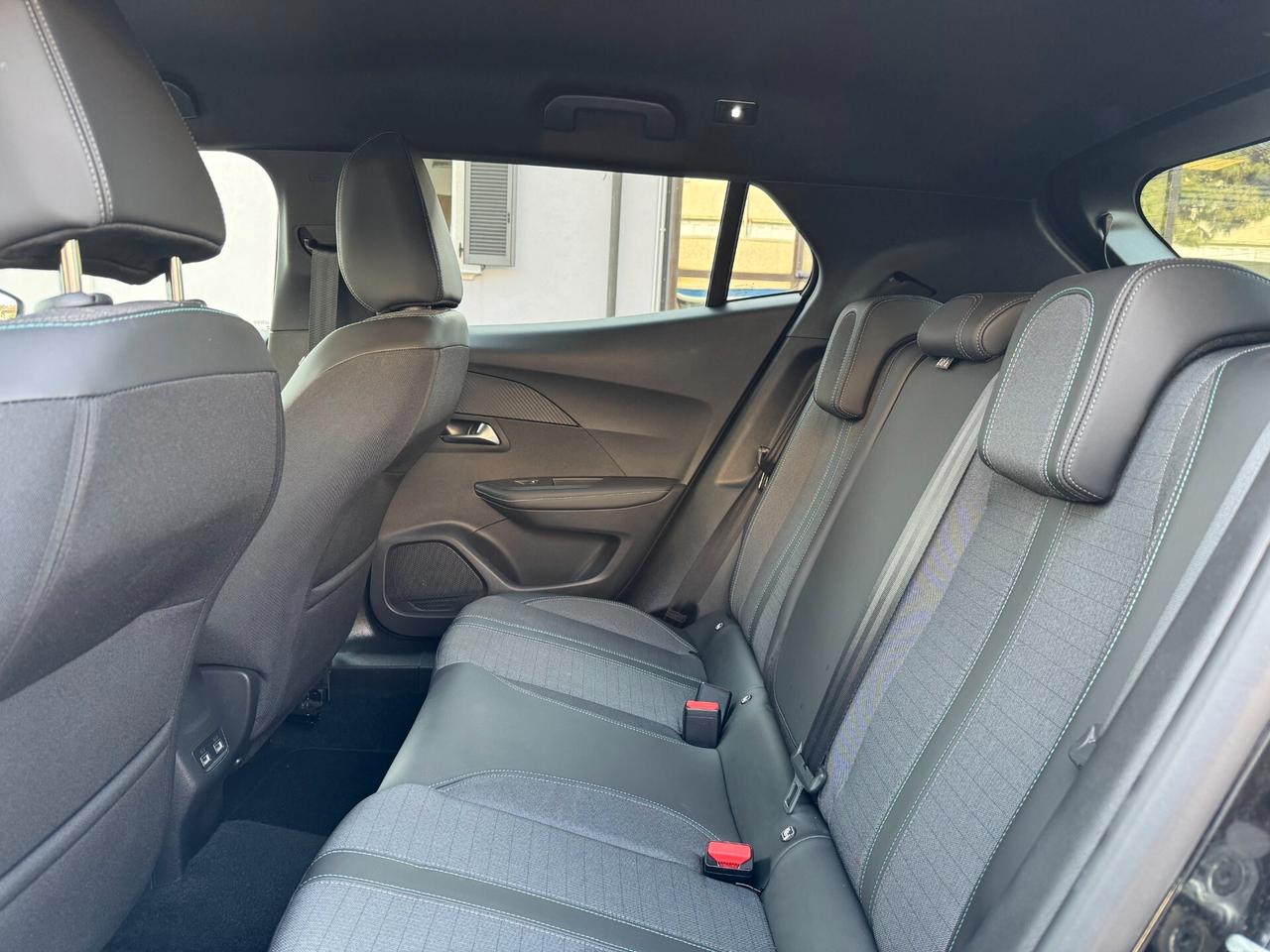 Peugeot 2008 PureTech 100 S&S Allure Pack