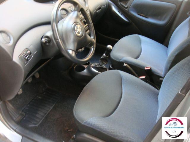 TOYOTA - Yaris - 16V 5 porte Expo Clima