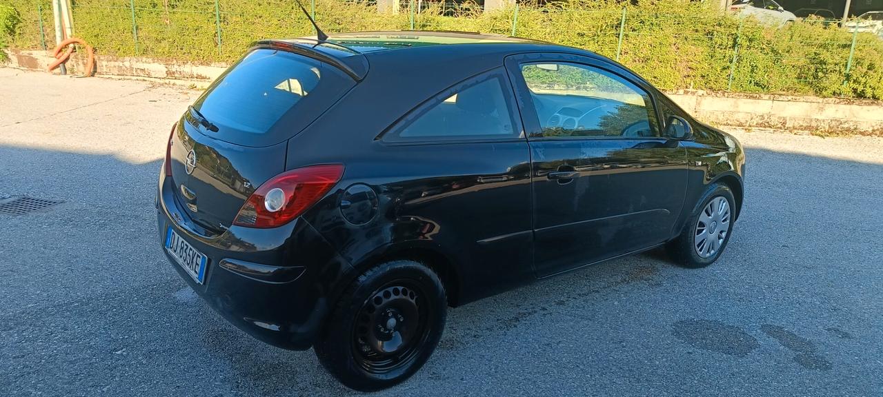 Opel Corsa 1.2 3 porte Club