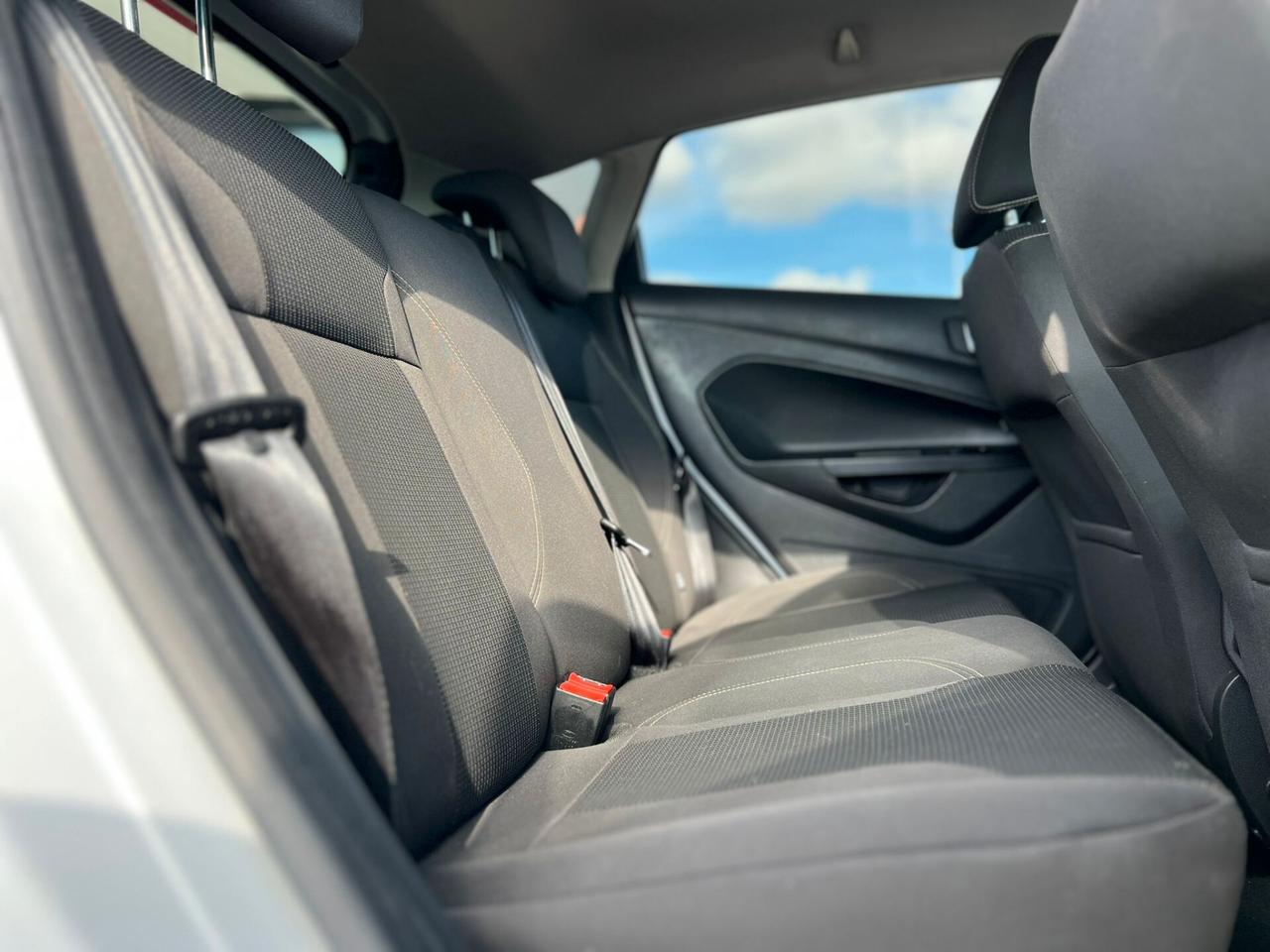 Ford Fiesta 1.5 TDCi 75CV 5 porte Titanium