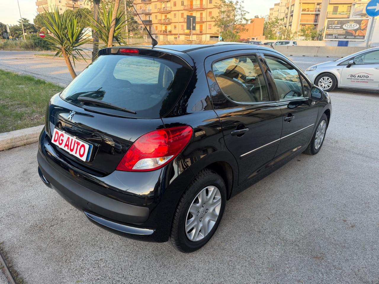 Peugeot 207 1.4 HDi 70 cavalli 2014
