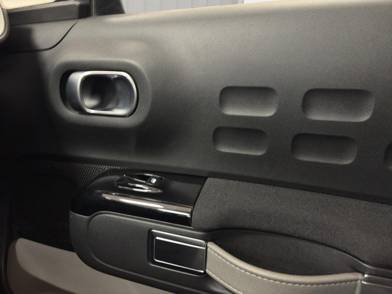 Citroen C3 1.2 puretech Shine Pack s&s 83cv