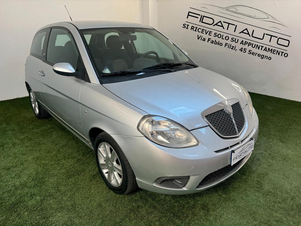 Ypsilon 1.2 8v Argento OK NEOPATENTATI 1PROPR.