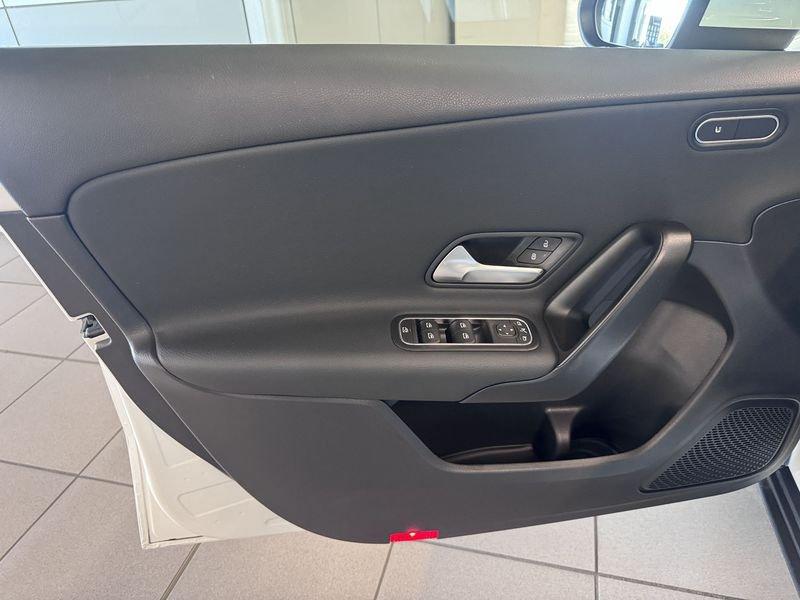 Mercedes-Benz Classe A A 180 d Advanced auto