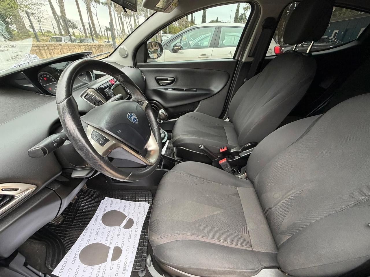 Lancia Ypsilon 1.0 FireFly 5 porte S&S Hybrid Ecochic Gold