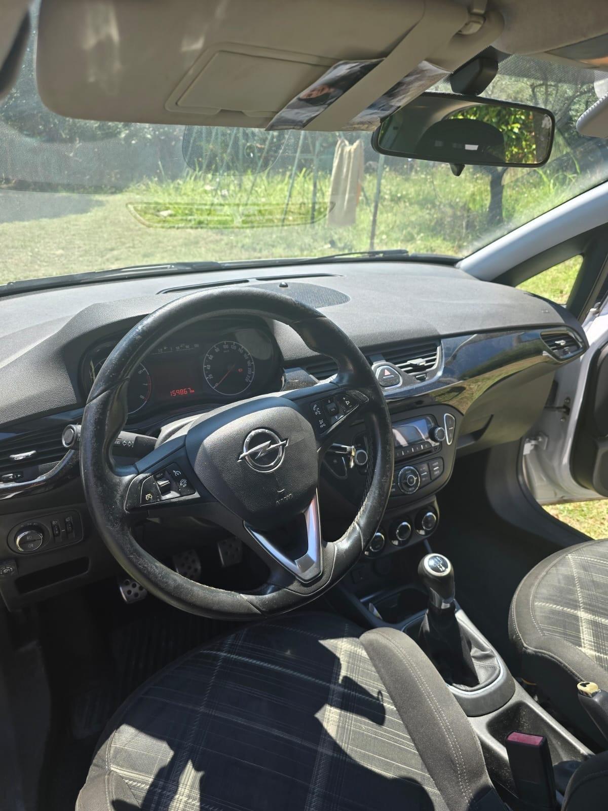 Opel Corsa 1.2 5 porte b-Color