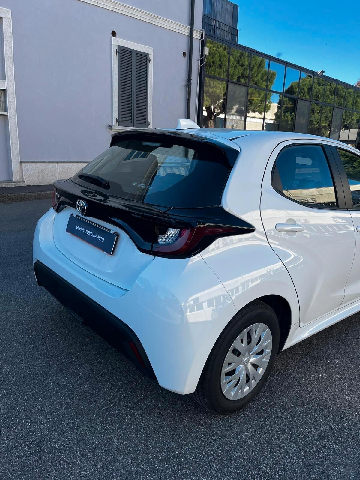 Toyota Yaris 1.0 5 porte Active OK NEOPATENTATI