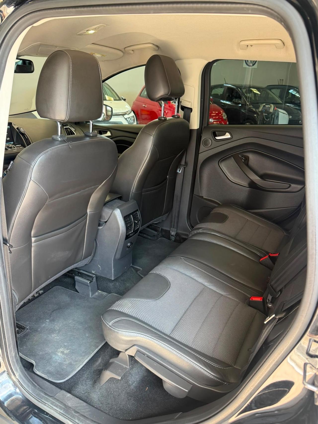 Ford Kuga 2.0 TDCI 150 CV S&S 4WD Powershift Titanium