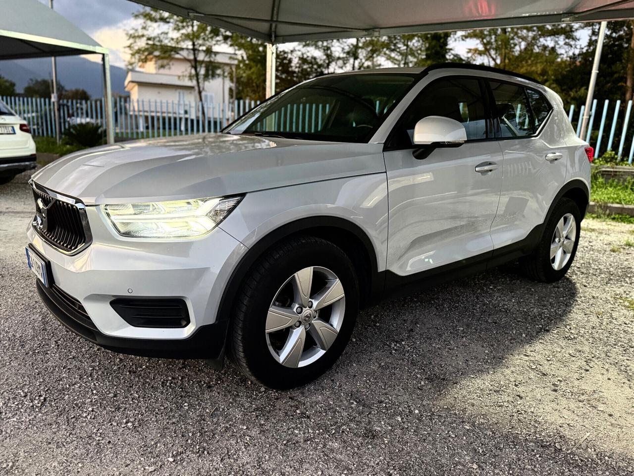 Volvo XC40 T3 Geartronic R-design PARI AL NUOVO