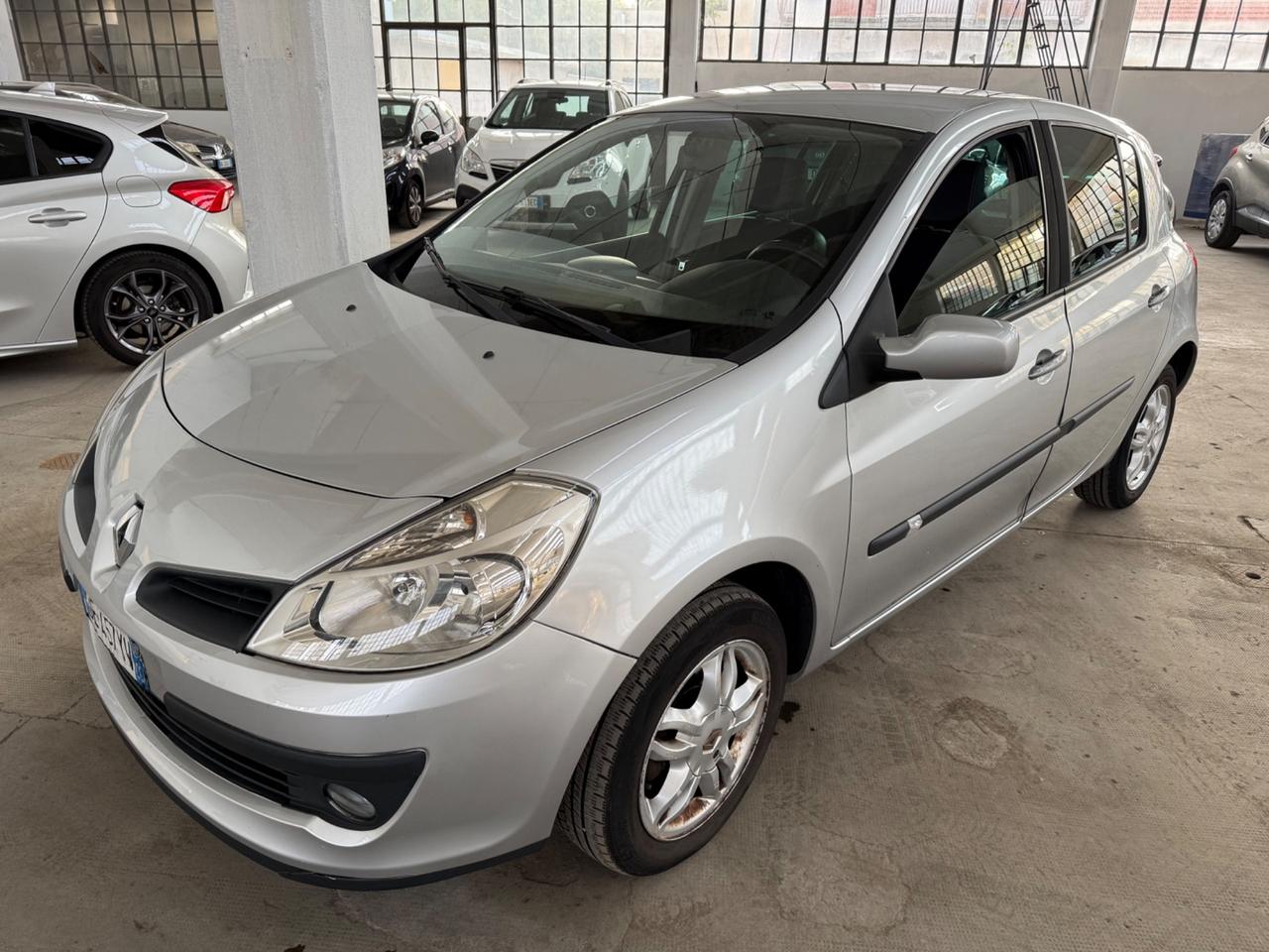 Renault Clio 1.2 16V 5 porte Le Iene