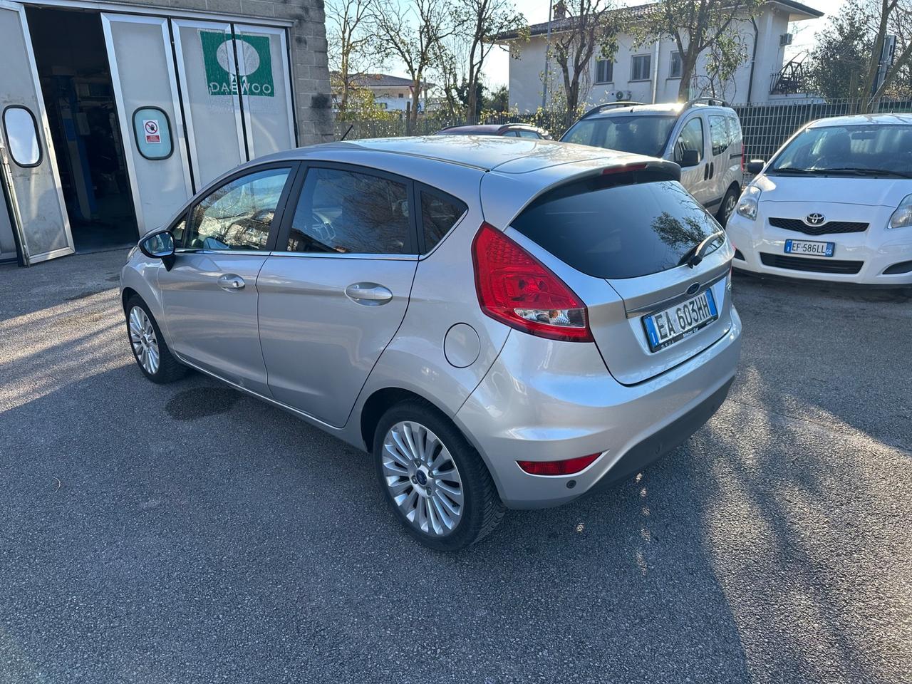 Ford Fiesta 1.2 82CV 5p Titanium - 125.000km Neop