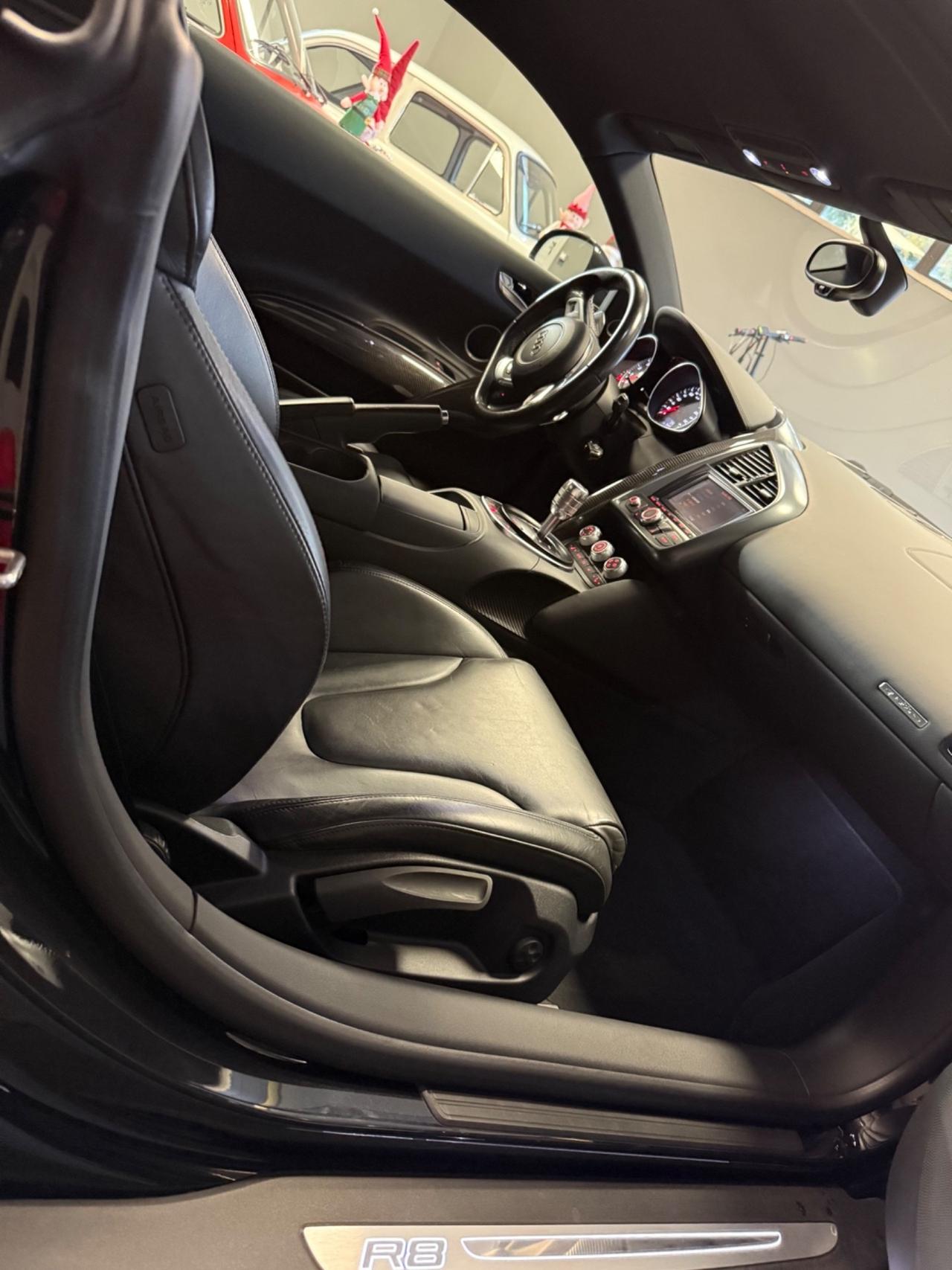 Audi R8 Spyder 4.2 V8 FSI quattro R tronic