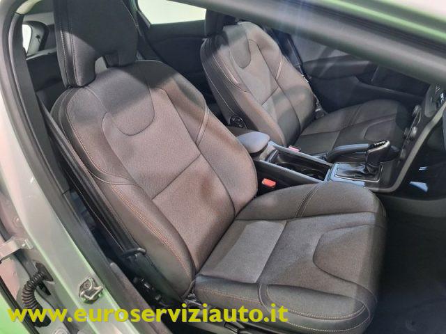 VOLVO V40 Cross Country D2 Geartronic Style Plus